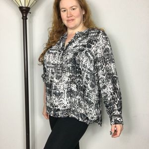 Black & White Snake Print Plus Size Top
